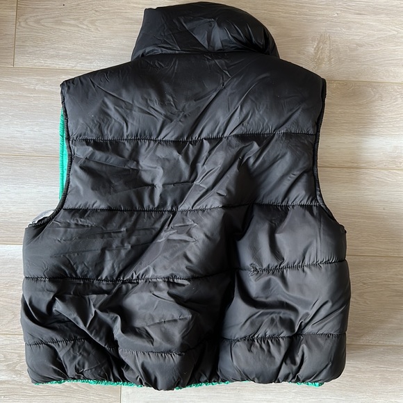 US XS-S reversible puffer vest - Picture 2 of 4